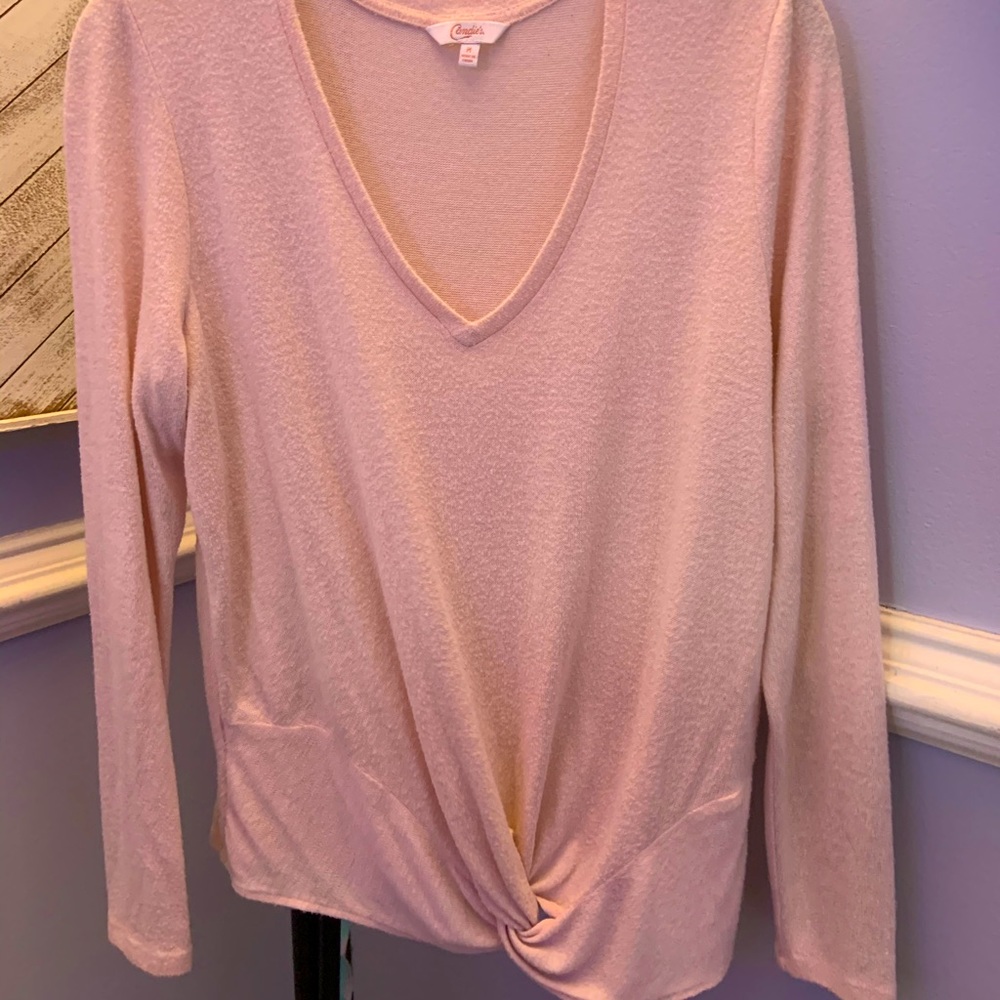 Light Pink V-Neck Sweater with Knot